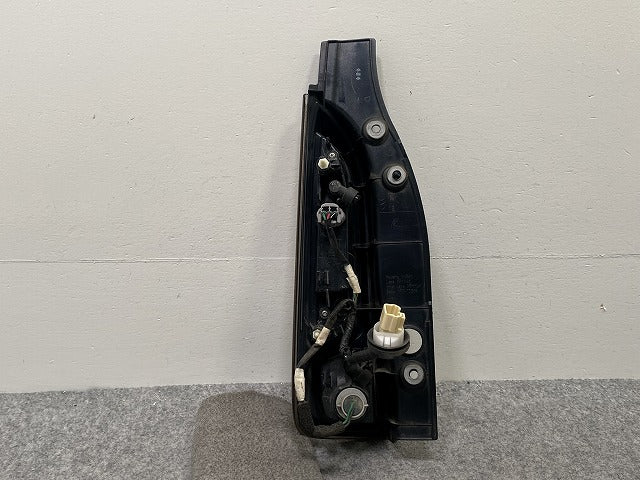 スペーシア カスタム/フレアワゴンカスタムスタイル MK32S/MK42S/MM32S/MM42S 純正 前期 右 テールランプ/ライト/LED 220-59295(143472)