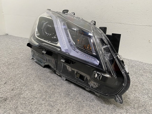 クラウン アスリート 210系/GRS210/GRS211/GRS214/ARS210 ハイブリッド/AWS210/211 純正 後期 右 ヘッドライト/LED 刻印X0 30-444(143509)