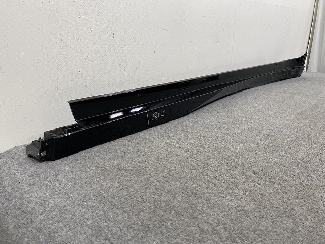 プリウス 60系/ZVW60/ZVW65/MXWH60/MXWH65/MXWH61 純正 左 サイドステップ/サイドスカート 75860-47040 (143610)