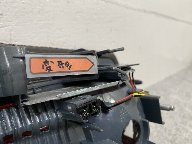 ジャンク!3シリーズ F30/F31 純正 前期 右 テールランプ/ライト/レンズ LED MOBIS 183611-12 BMW(143689)