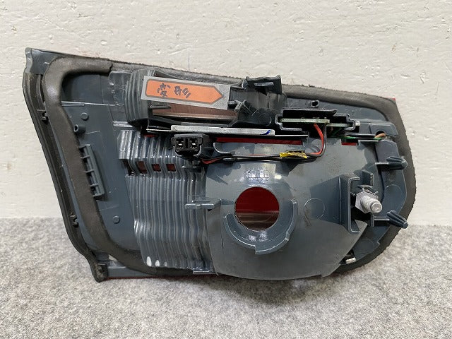 ジャンク!3シリーズ F30/F31 純正 前期 右 テールランプ/ライト/レンズ LED MOBIS 183611-12 BMW(143689)