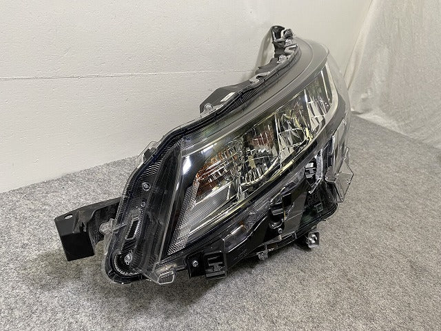 ノア NOAH 90系/ZWR90W/ZWR95W/MZRA90W/MZRA95W 純正 左 ヘッドライト LED レベライザー N1 ICHIKOH V1-1/81150-V1010 81150-V1011(143723)