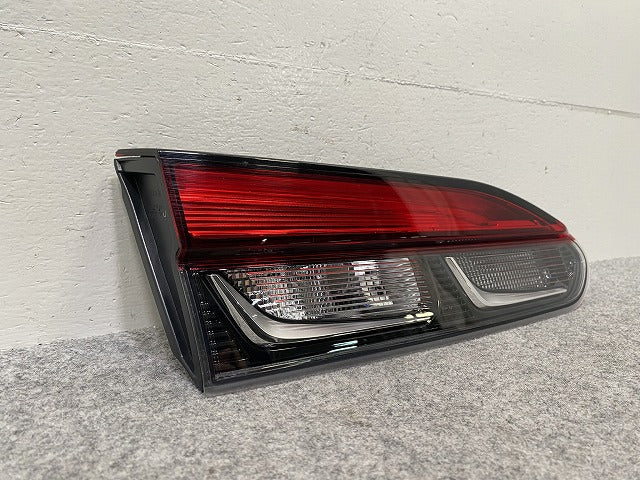 カローラ クロス ZSG10/MXGA10/ZVG11/ZVG15/ZVG13/16 純正 左 テールランプ/フィニッシャーランプ LED 刻印JL 16-181 81591-16030(143735)