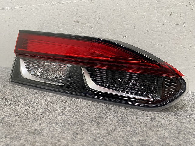 カローラ クロス ZSG10/MXGA10/ZVG11/ZVG15/ZVG13/16 純正 左 テールランプ/フィニッシャーランプ LED 刻印JL 16-181 81591-16030(143735)