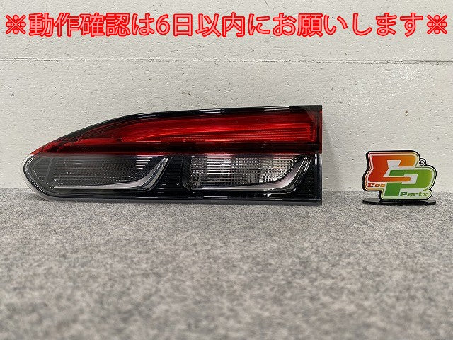 カローラ クロス ZSG10/MXGA10 ハイブリッド/ZVG11/15/13/16 純正 右 テールランプ/フィニッシャーランプ LED 刻印JR 16-181(143736)