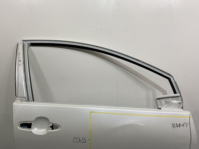 プリウス 50系/ZVW50/ZVW51/ZVW55/プリウス PHV ZVW52 純正 右 フロント ドア ホワイトパールクリスタルシャイン 070 トヨタ(143743)