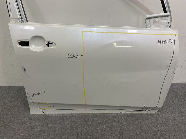 プリウス 50系/ZVW50/ZVW51/ZVW55/プリウス PHV ZVW52 純正 右 フロント ドア ホワイトパールクリスタルシャイン 070 トヨタ(143743)