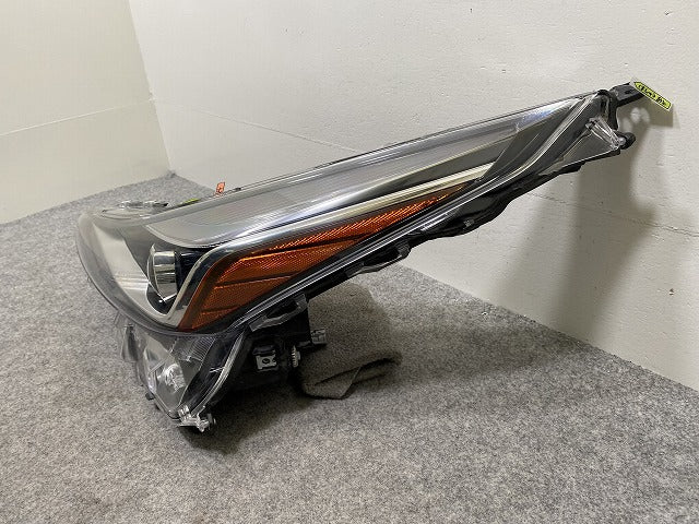プリウス 50系/ZVW50/ZVW51/ZVW55/プリウス PHV ZVW52 純正 後期 左 ヘッドライト/ランプ LED 刻印D KOITO 47-104 トヨタ(143745)