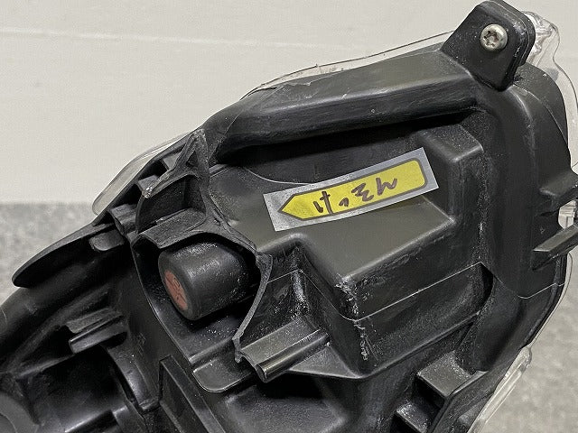 プリウス 50系/ZVW50/ZVW51/ZVW55/プリウス PHV ZVW52 純正 後期 左 ヘッドライト/ランプ LED 刻印D KOITO 47-104 トヨタ(143745)