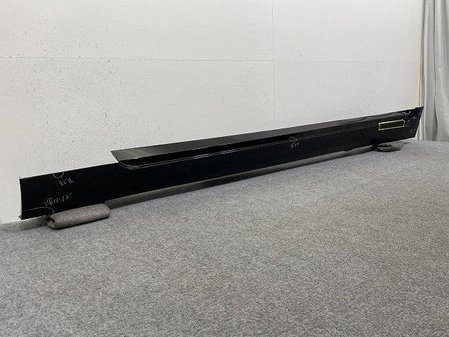 スカイライン/SKYLINE V37/YV37/HV37/HNV37/ZV37 純正 左 サイドステップ/サイドスカート 76851 4GA0H ブラック メタリック 日産(143756)