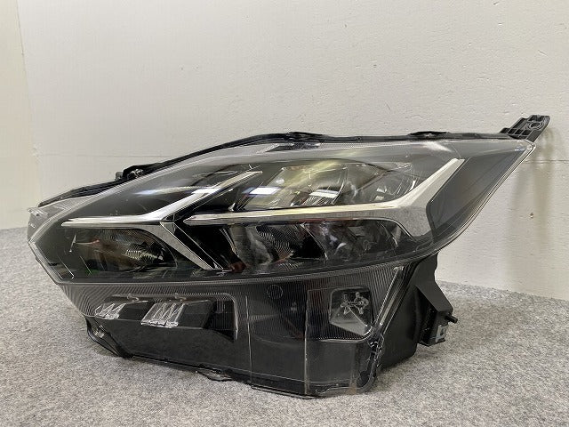 デイズ ハイウェイスター B44W/B45W/B47W/B48W 純正 左 ヘッドライト/ランプ LED レベライザー KOITO 100-23776 日産(143777)