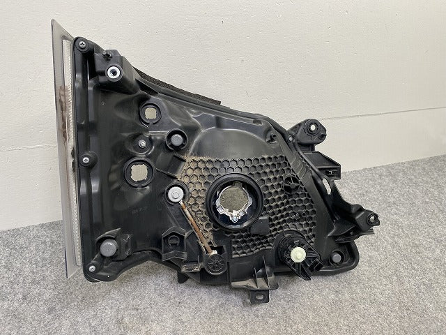 キャラバン NV350 標準/ワイド/ライダー/GX E26 純正 後期 左 ヘッドライト/ランプ ハロゲンLED 刻印A ICHIKOH 1946 26075-5YE5B(143802)