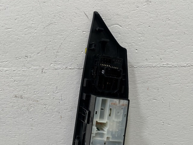 サクラ/SAKURA B6AW 純正 右 運転席 パワーウィンドウ スイッチ PA6-GF30 ブラック ソリッド 日産(143851)
