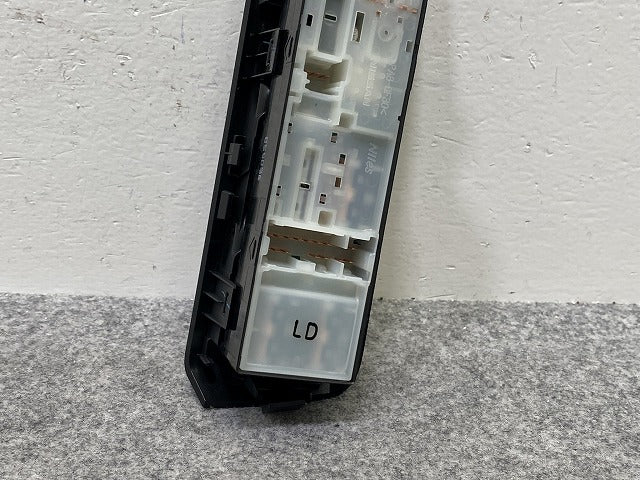 サクラ/SAKURA B6AW 純正 右 運転席 パワーウィンドウ スイッチ PA6-GF30 ブラック ソリッド 日産(143851)