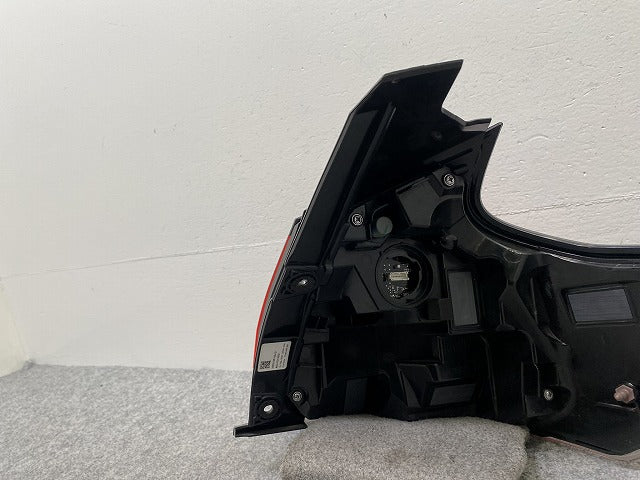 キックス/KICKS P15/RP15/SNP15 純正 左 テールランプ/ライト/レンズ LED ICHIKOH D252 日産(143865)