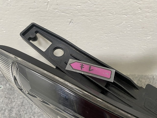 セレナ ハイウェイスター/S/X/G/XV/C27/GFC27/GFNC27/GC27/GNC27/HC27/HFC27 純正 前期 右 ウィンカー LED 212-23719 26124-5TA5B (143904)