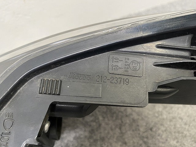 セレナ ハイウェイスター/S/X/G/XV/C27/GFC27/GFNC27/GC27/GNC27/HC27/HFC27 純正 前期 右 ウィンカー LED 212-23719 26124-5TA5B (143904)
