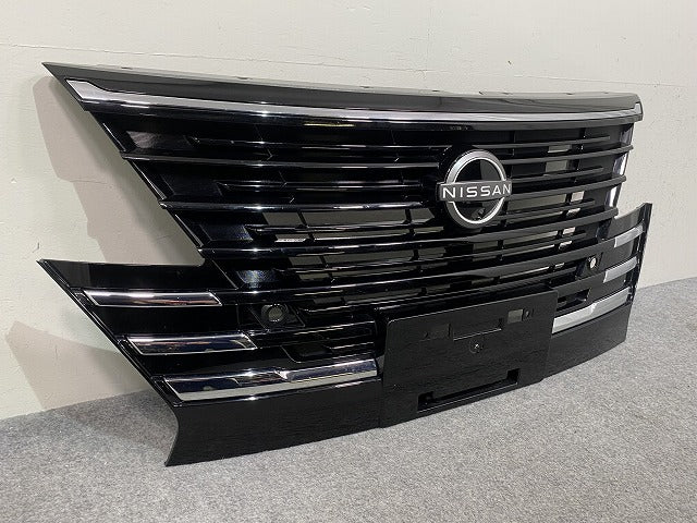 セレナ/ハイウェイスター C28/FC28/FNC28 e-POWER/ルキシオン 純正 フロント グリル/ラジエーターグリル カメラ穴付 62310 7DF0A(143937)