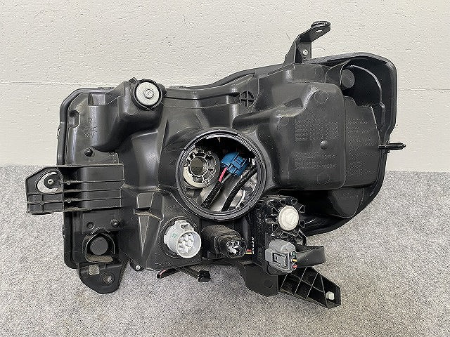 ジャンク!ウェイク/ピクシスメガ LA700S/LA700S LA700A/LA710A 純正 右 ヘッドライト/LED レベライザー 刻印A1 STANLEY W2664(143961)
