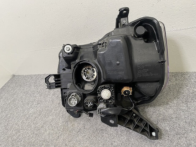 ジャンク!ウェイク/ピクシスメガ LA700S/LA700S LA700A/LA710A 純正 右 ヘッドライト/LED レベライザー 刻印A1 STANLEY W2664(143961)