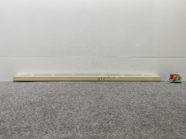 ハスラー/ハイブリッド MR92S/MR52S 純正 リア バンパーガーニッシュ 71812-59S0 シフォンアイボリーメタリック ZVG スズキ(143966)