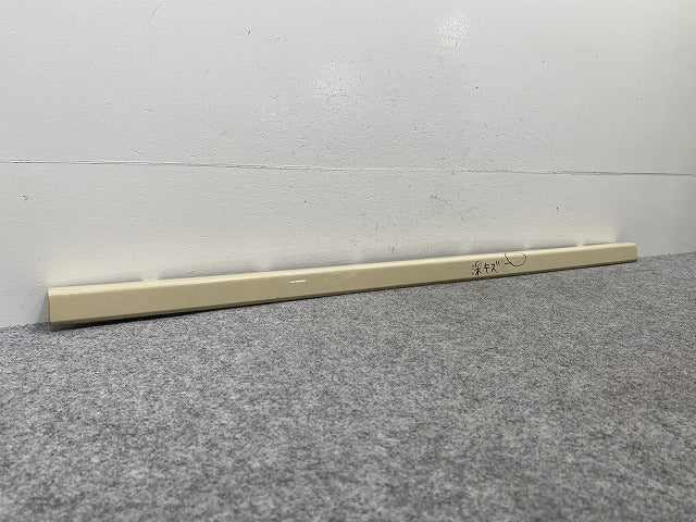 ハスラー/ハイブリッド MR92S/MR52S 純正 リア バンパーガーニッシュ 71812-59S0 シフォンアイボリーメタリック ZVG スズキ(143966)