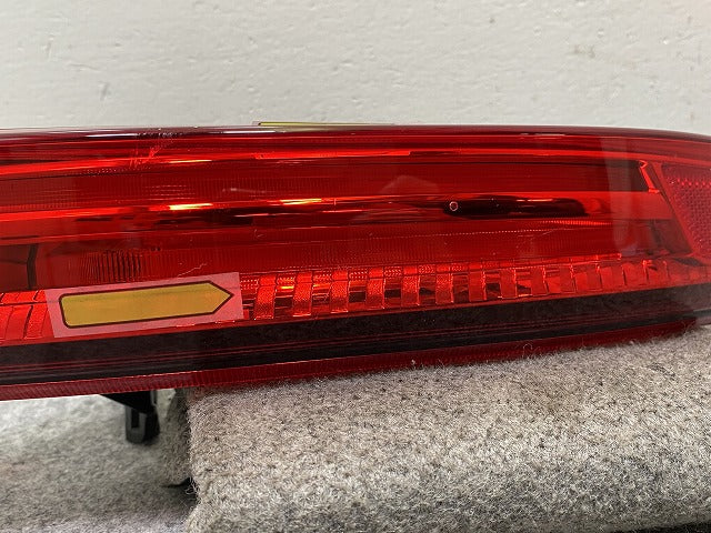 ハリアー 80系/MXUA80/MXUA85 ハイブリッド/AXUH80/85 PHEV/AXUP85 純正 右 テールランプ/ライト LED 刻印R5 48-237 81551-48510(144045)