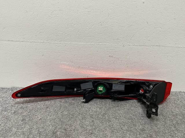 ハリアー 80系/MXUA80/MXUA85 ハイブリッド/AXUH80/85 PHEV/AXUP85 純正 右 テールランプ/ライト LED 刻印R5 48-237 81551-48510(144045)