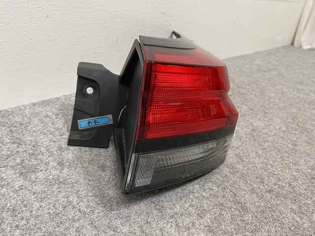 ジャンク!ノート/NOTE E13/SNE13 純正 右 テールランプ/ライト/レンズ ハロゲン ICHIKOH D268 26554-6XK2A 日産(144066)
