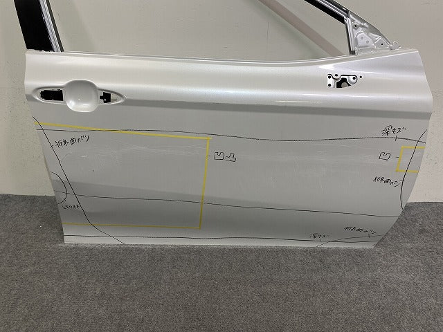 カムリ G/X ハイブリッド 70系/AXVH70/AXVH75 純正 右 フロント ドア プラチナホワイトパールマイカ 089 トヨタ(144089)