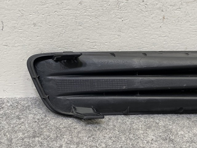 ステップワゴン RK1/RK2 純正 右 フロント フォグランプカバー 71103-SZW-00 素地 ホンダ(144097)