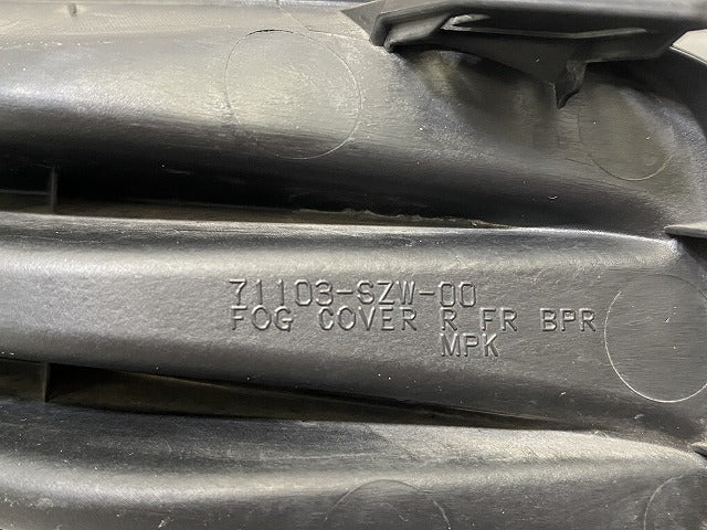 ステップワゴン RK1/RK2 純正 右 フロント フォグランプカバー 71103-SZW-00 素地 ホンダ(144097)
