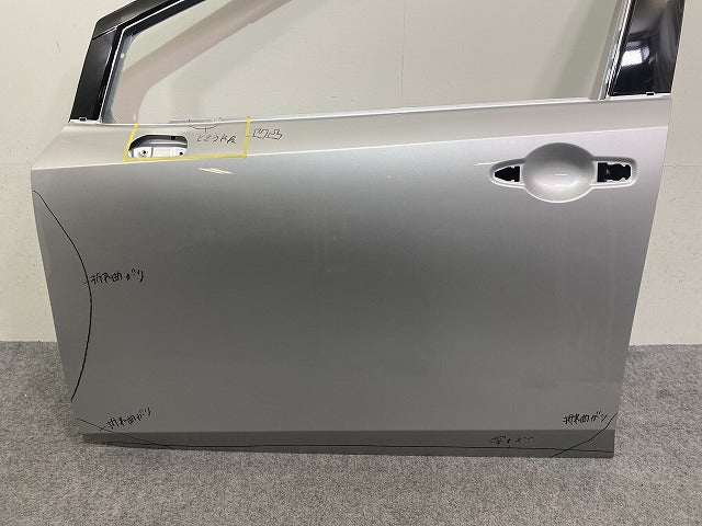 オーラ AURA/ノート NOTE FE13/FSNE13/E13/SNE13 純正 左 フロント ドア ブリリアントシルバーメタリック K23 日産(144121)