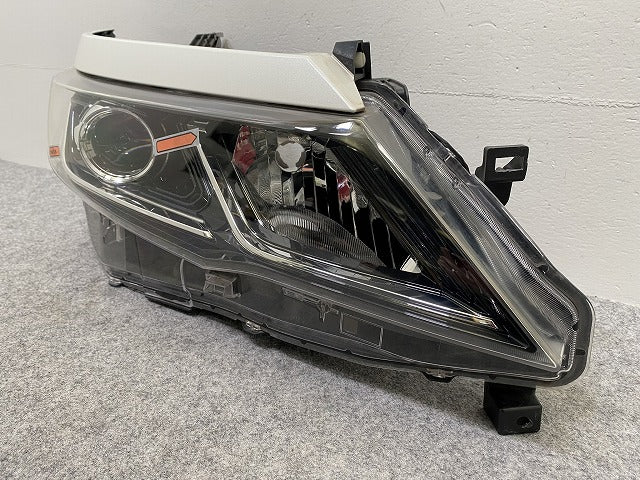 セレナ ハイウェイスター/S/X/G/XV/C27/GFC27/GFNC27/GC27/GNC27 純正 前期 右 ヘッドライト/LED レベライザー 刻印Z 100-23721(144138)