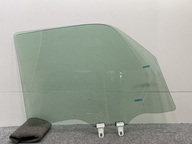 エブリィ/クリッパー NV100/スクラム/ミニキャブ DA17V/DR17V/DG17V/DS17V 純正 左 フロント ドア ガラス 43R-006702 62256-4A01L(144143)