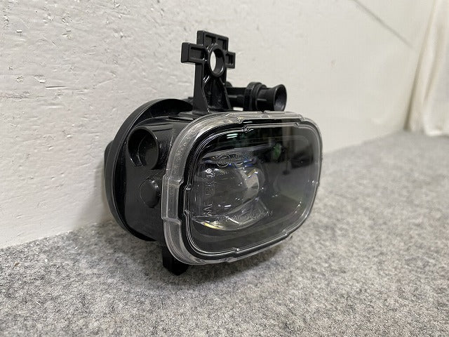 キックス/KICKS P15 右 フォグランプ/フォグライト LED HELLA 1NL.2500 261504122R 日産(144145)