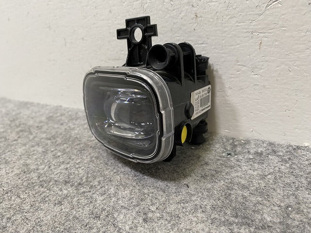 キックス/KICKS P15 右 フォグランプ/フォグライト LED HELLA 1NL.2500 261504122R 日産(144145)
