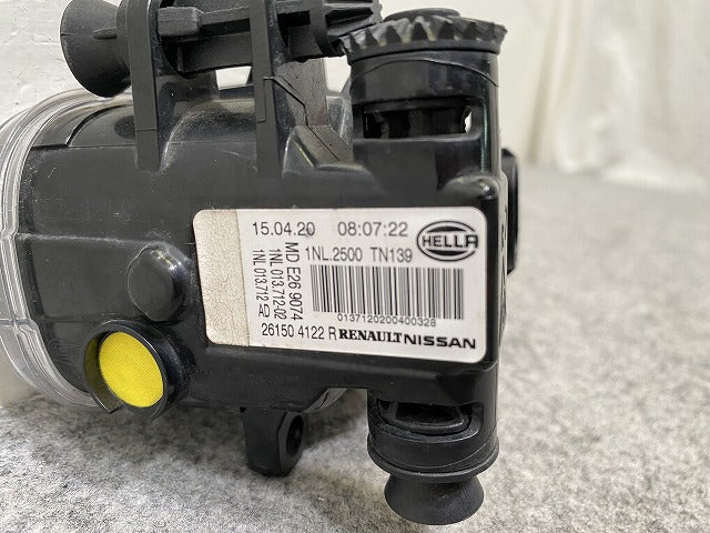 キックス/KICKS P15 右 フォグランプ/フォグライト LED HELLA 1NL.2500 261504122R 日産(144145)
