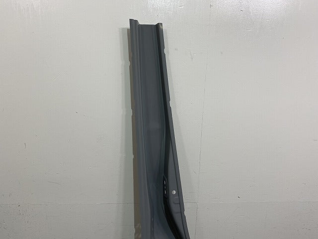 シエンタ 170系/NSP170G/NCP175G ハイブリッド/NHP170G 純正 左 センターピラー Bピラー 未塗装 トヨタ(144183)