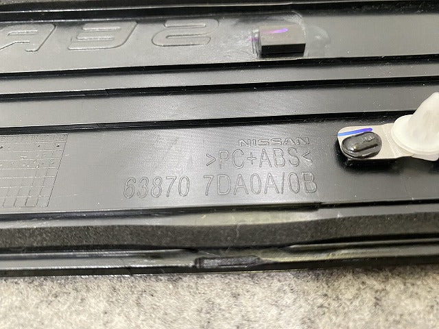 セレナ ハイウェイスター/X/XV/C28/NC28/GC28/FC28/FNC28/GFC28 純正 右 フロント フェンダー フィニッシャー 63870 7DA0A(144216)