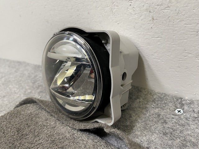 タントカスタム/ウェイク 純正 右 フォグランプ/フォグライト LED KOITO 114-11092 ダイハツ/トヨタ/ホンダ/スバル/スズキ 汎用(144217)
