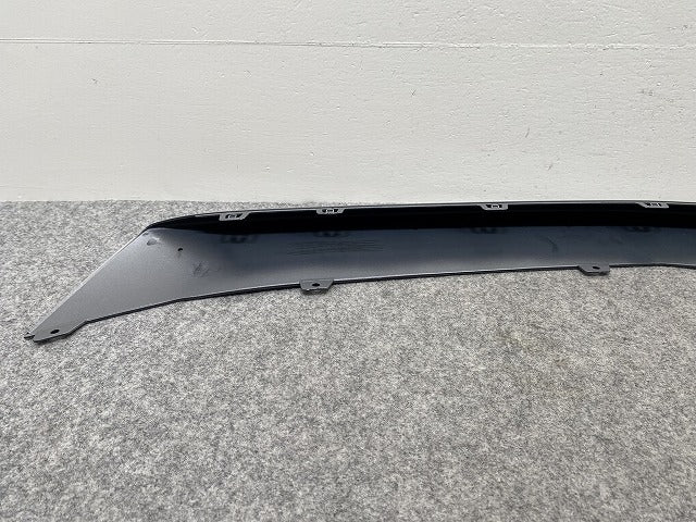 新品!Aクラス W176/AMG 純正 フロント バンパー ロアモール A 176 885 2300 A 1768854400 シルバー メタリック メルセデスベンツ(144249)