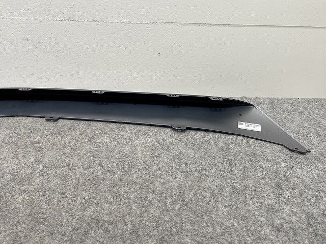 新品!Aクラス W176/AMG 純正 フロント バンパー ロアモール A 176 885 2300 A 1768854400 シルバー メタリック メルセデスベンツ(144249)
