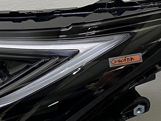 プリウス 60系/ZVW60/ZVW65/MXWH60/MXWH65/MXWH61 純正 左 ヘッドライト/ランプ LED 刻印X KOITO 47-123 81106-47A90 トヨタ(144255)
