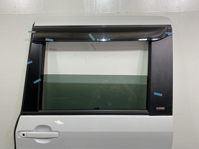 ルークス B44A/B47A 純正 左 リア スライド ドア 内張りガラスバイザー付 ホワイトパール QBB 日産(144258)