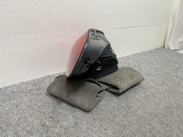 新品!Cクラス W205 純正 右 テールランプ/ライト/レンズ LED A2059061457 A205906145764 メルセデスベンツ(144271)