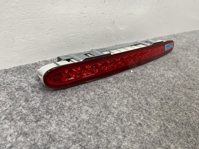 新品!SL R230/W230/2001-2011 純正 テールランプ/ライト LED ハイマウントストップランプ A 230 820 0856/0956 A 2308200856(144291)