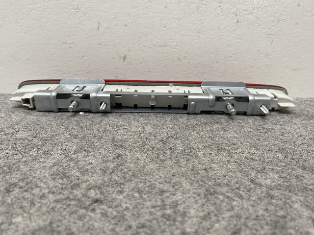 新品!SL R230/W230/2001-2011 純正 テールランプ/ライト LED ハイマウントストップランプ A 230 820 0856/0956 A 2308200856(144291)