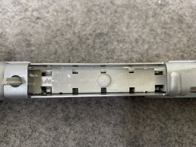 新品!SL R230/W230/2001-2011 純正 テールランプ/ライト LED ハイマウントストップランプ A 230 820 0856/0956 A 2308200856(144291)