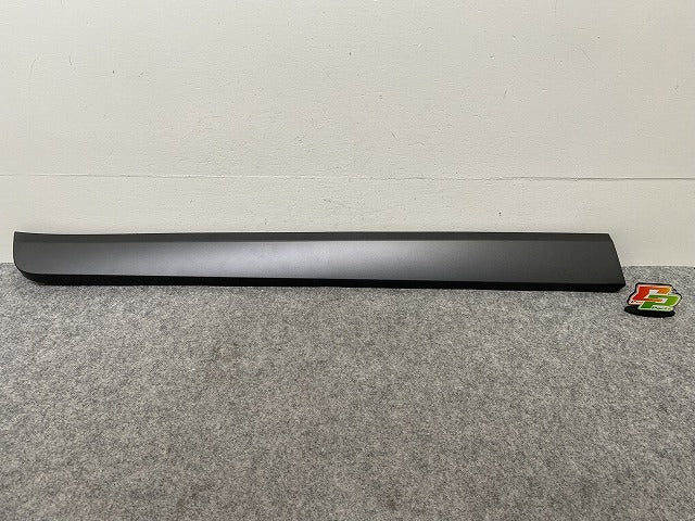 新品!XC60 DB系/2013-2017 純正 左 フロント ドア サイドパネル 31349335 グレー ソリッド ボルボ(144306)